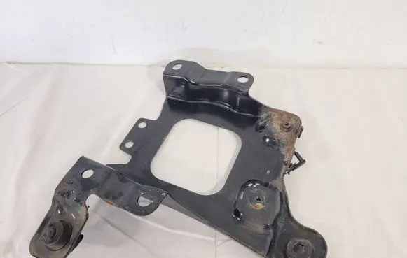 Ford Focus Battery tray AV61R6K034AB