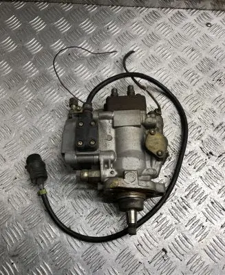 Audi A6 S6 C4 4A Fuel injection high pressure pump 046130108F 0460415994