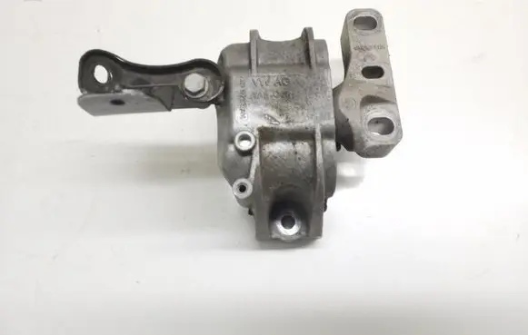 Volkswagen Jetta VI Engine mount bracket 1K0199262