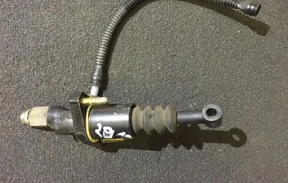 Master brake cylinder