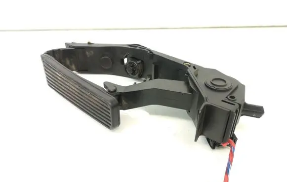 Mercedes-Benz E W211 Accelerator throttle pedal A2113000504 1293010382