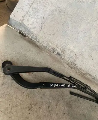 BMW 3 E90 E91 Front wiper blade arm