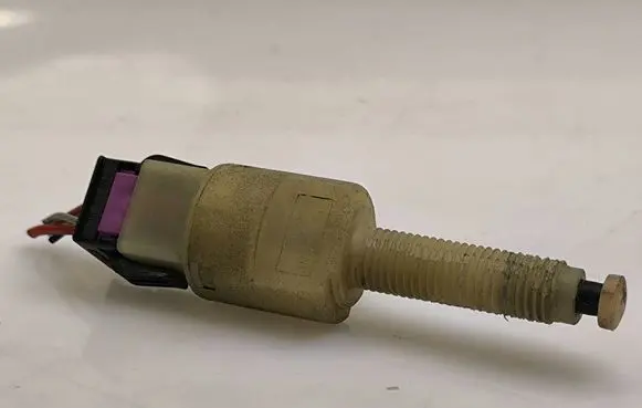 Audi A6 S6 C5 4B Brake pedal sensor switch 4A0945515