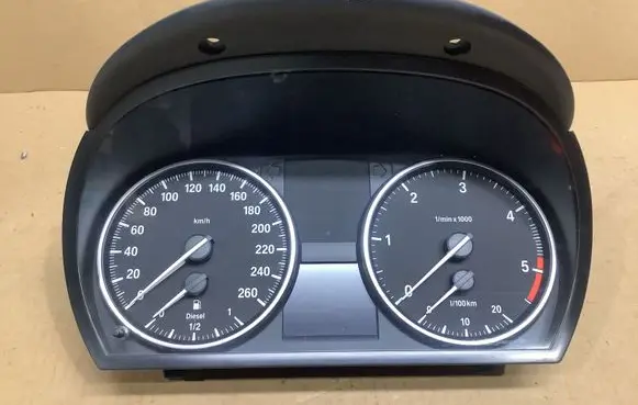 BMW 3 E90 E91 Speedometer (instrument cluster) 9187060 102535092