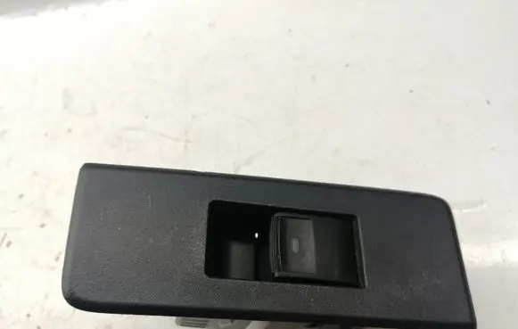 Toyota Verso Electric window control switch 8481005070