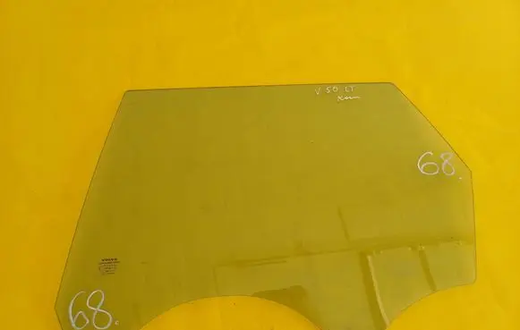 Volvo V50 Rear door window glass