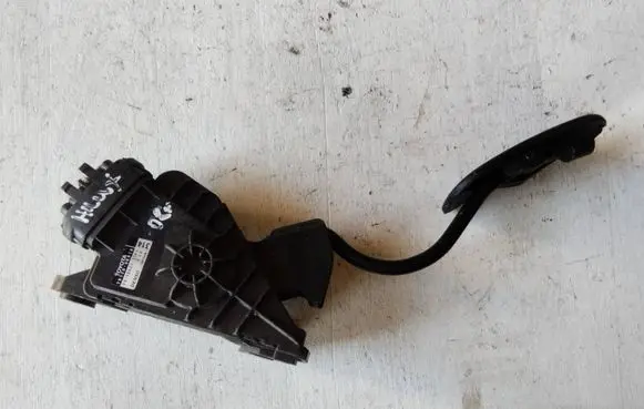 Toyota Hilux (AN10, AN20, AN30) Accelerator throttle pedal 781200K010 VN1988003140