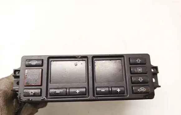 Audi A4 S4 B5 8D Climate control unit 8l0820043d 5hb00760804