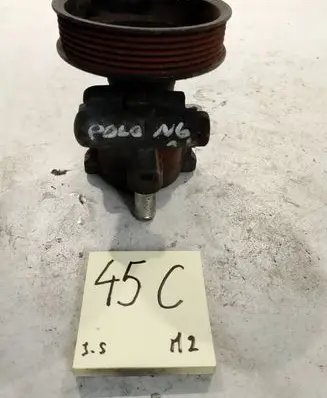 Volkswagen Polo Power steering pump 030145157D