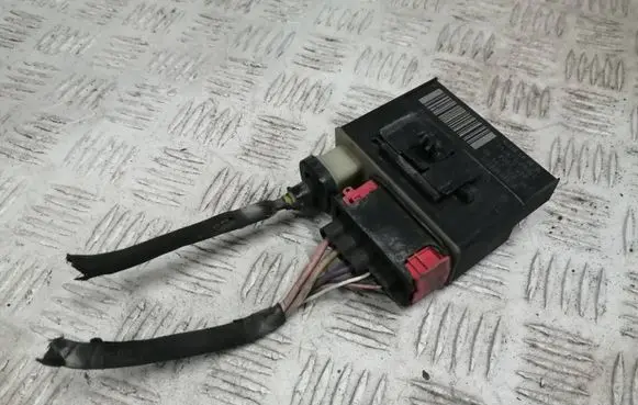 Citroen DS3 Glow plug pre-heat relay 9652021180 018010951