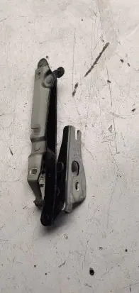 Audi A4 S4 B7 8E 8H Tailgate/trunk/boot hinge 8h0827302A