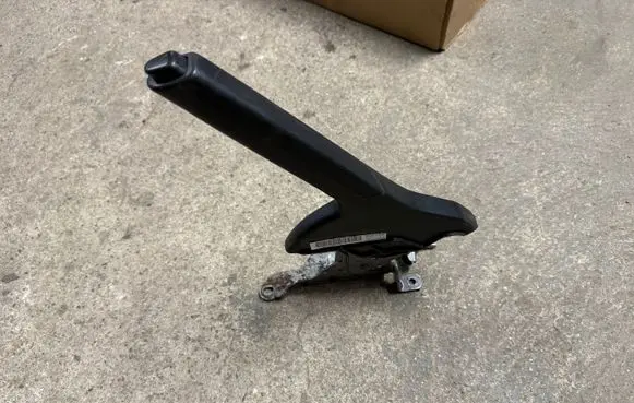 Opel Corsa F Handbrake/parking brake lever assembly 9824553280