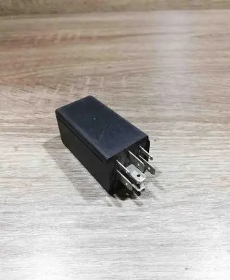 Audi A6 S6 C5 4B Other relay 447959875 5ds00443301 318