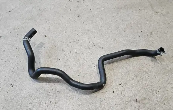 Volvo XC90 Engine coolant pipe/hose 31338391