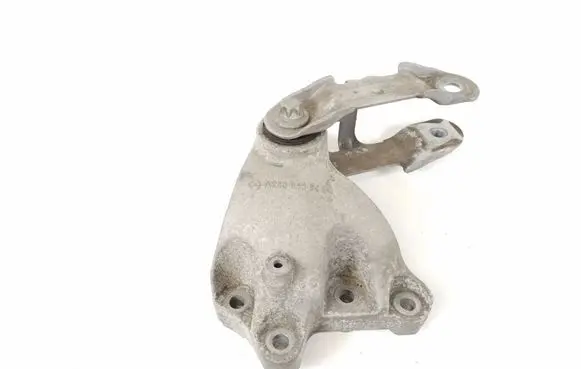 Infiniti Q30 Engine mounting bracket A2462401109