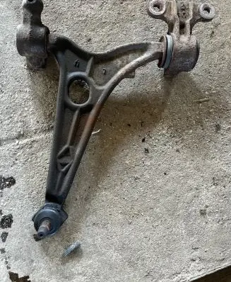 Peugeot 807 Front lower control arm/wishbone