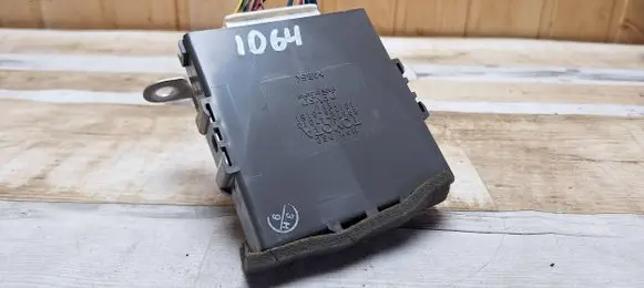 Toyota Prius (NHW20) Power management control unit 8967047010 1012380151