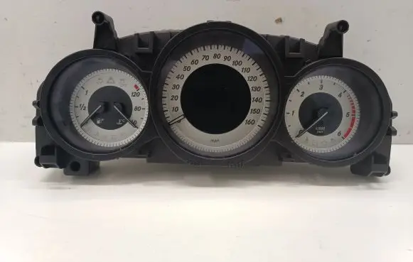 Mercedes-Benz C W204 Speedometer (instrument cluster) A2049004909