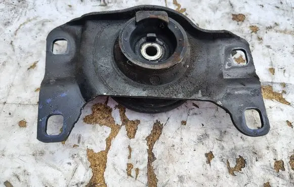 Volvo V40 Gearbox mounting bracket 