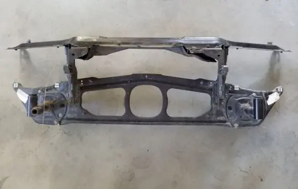 BMW 3 E46 Radiator support slam panel 7111691 8211467 8195298