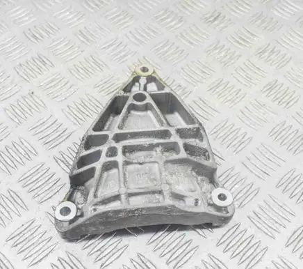 Opel Mokka A/C compressor mount bracket 55577158