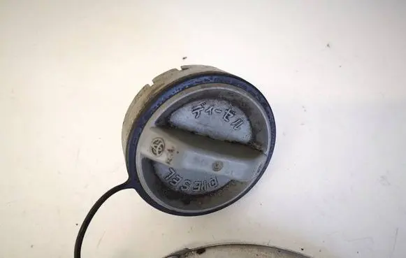 Toyota Corolla Verso AR10 Fuel tank filler cap 
