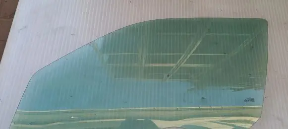 Citroen Xsara Picasso Front door window glass four-door
