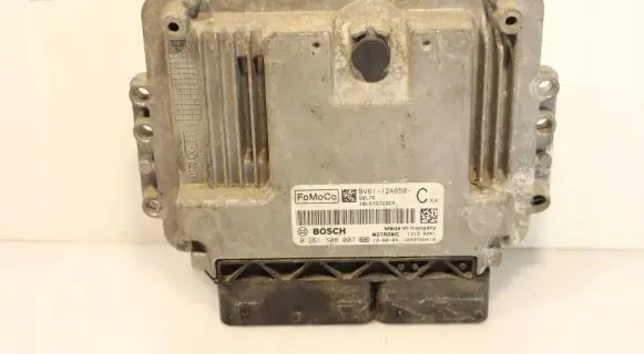 Ford Focus Engine control unit/module ECU 0261S08007