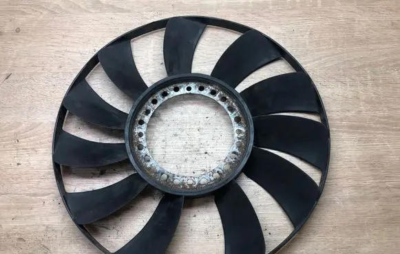 Volkswagen PASSAT B5.5 Fan impeller 058121301R