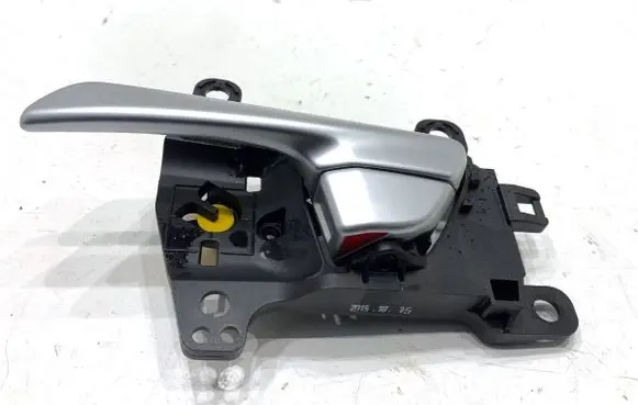 Hyundai Tucson TL Front door interior handle 