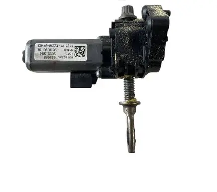 Infiniti QX30 Seat adjustment motor P1122300703 SD985Z21 649608