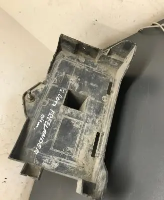 Land Rover Freelander Battery tray YJ1100190