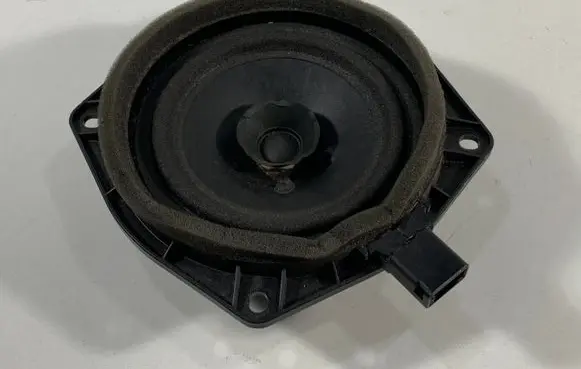 Mitsubishi Colt Rear door speaker MN141417 EAS13P17A6