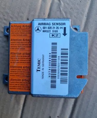 Mercedes-Benz E W210 Air suspension control unit module (rear) H3T8C06B3H6 003980652011388