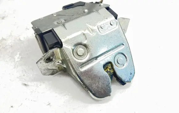 Mercedes-Benz CLC CL203 Tailgate/trunk/boot lock/catch/latch A2037400235