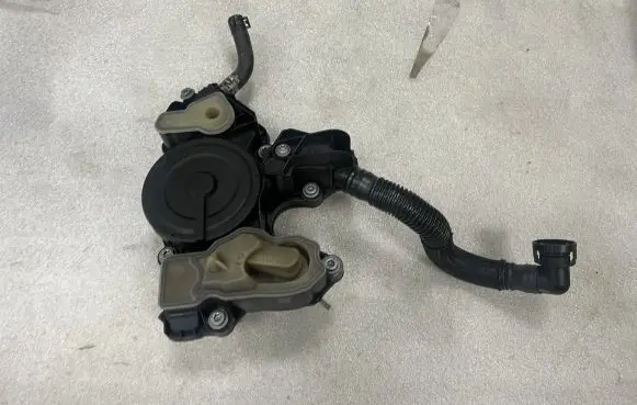 Audi A4 S4 B9 8W Oil breather separator 06K103495AS