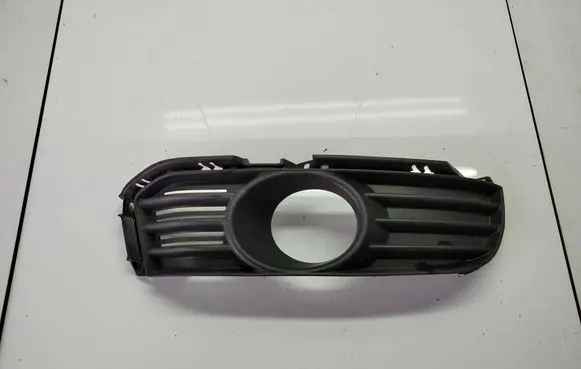 Suzuki Kizashi Front bumper lower grill 71751-57L2