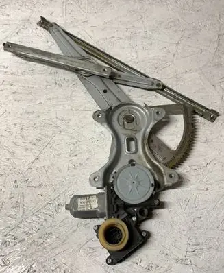 Toyota Corolla Verso AR10 Front door window regulator motor 997250103