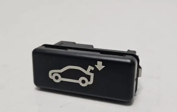 BMW 5 E60 E61 Tailgate/boot open switch button 8375580
