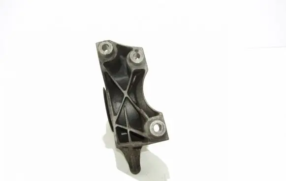 Chevrolet Captiva Engine mount bracket x00762a