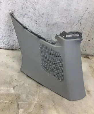 Audi Q3 F3 (D)pillar trim (top) 83a867246r