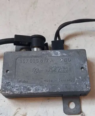 Volkswagen PASSAT B4 Other control units/modules 357035577A