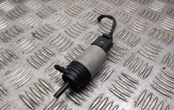 BMW 7 E65 E66 Windscreen/windshield washer pump 6934159 67126934159
