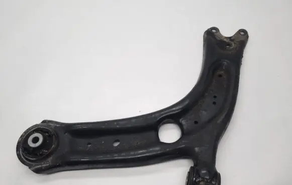 Volkswagen Tiguan Front lower control arm/wishbone