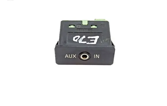BMW X5 E70 AUX in-socket connector 61316986791 6986791 6131698679101