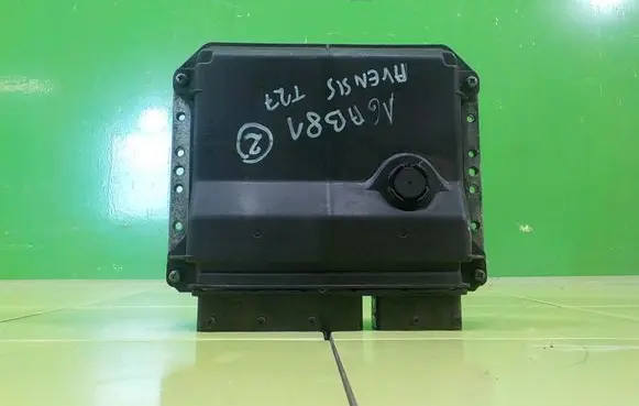 Toyota Avensis T270 Engine control unit/module 8966105K30