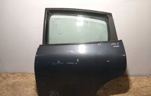 Seat Leon (1P) Rear door