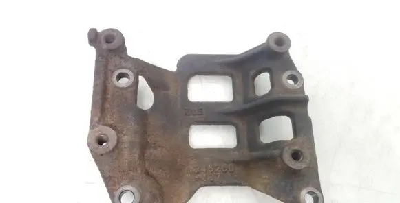 Toyota Avensis T250 A/C compressor mount bracket 246260497