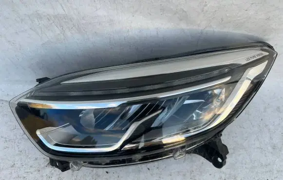 Renault Captur Headlight/headlamp 260606152R 01297705