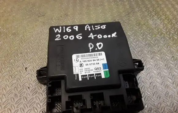 Mercedes-Benz A W169 Door control unit/module 1698208426 A1698208426